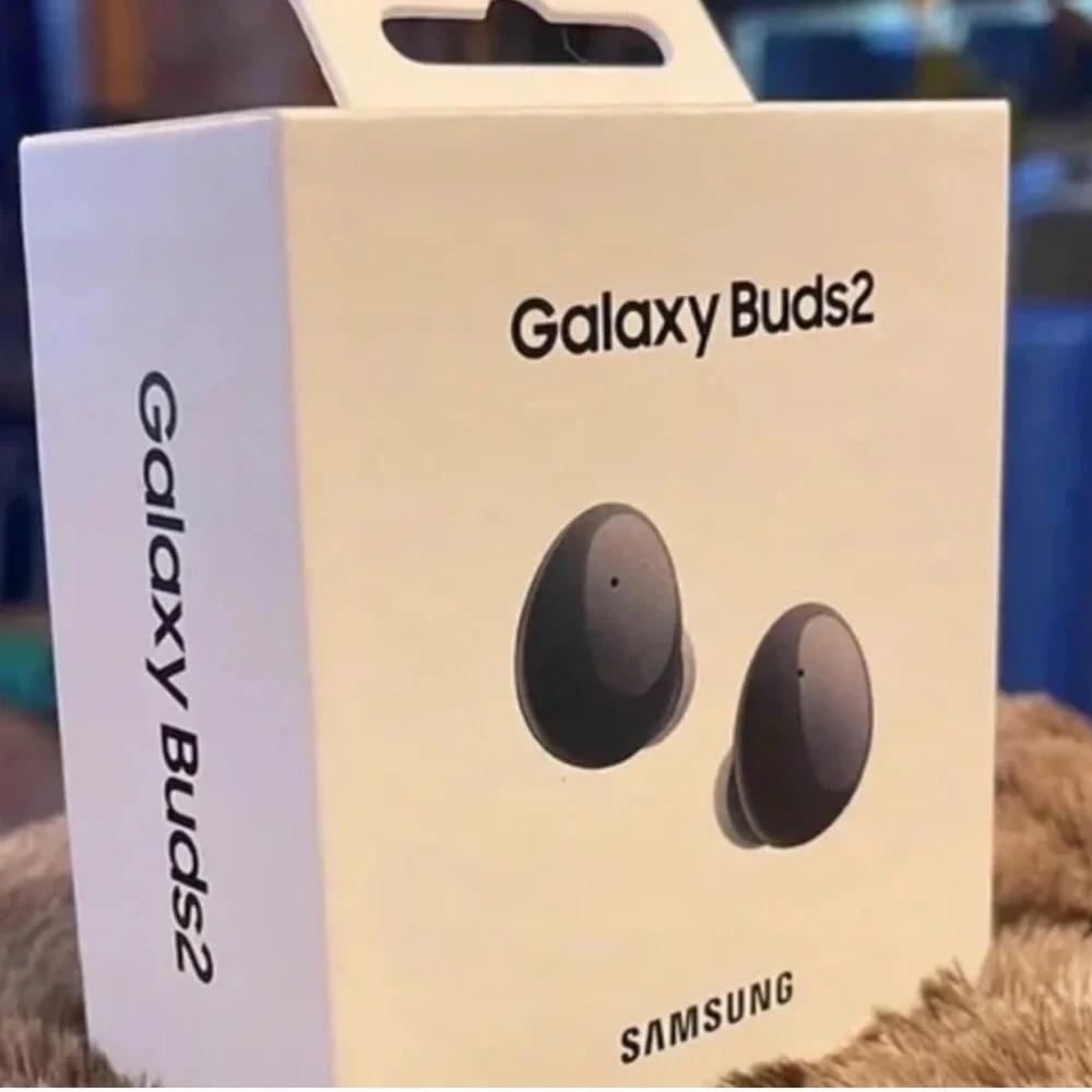 WOW POSHMARK - NWT Samsung Galaxy Buds2